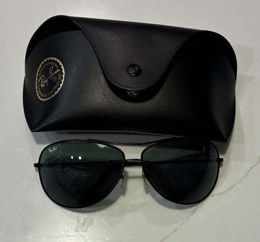 Ray-Ban Men’s Aviator Sunglasses Black Metal Frame **slightly used**